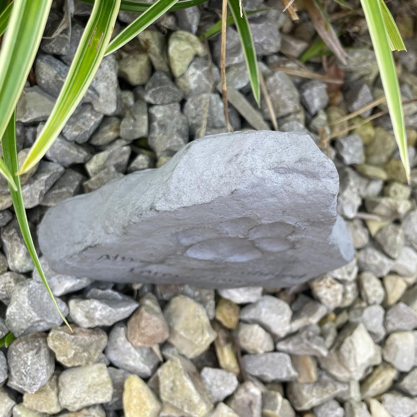 Pet Memorial Outdoor Garden Stone & Grave Marker